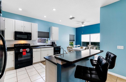 Crescent Lakes House | Live the Sunshine Dream: 2025 Florida Vacation Homes Like No Other!
