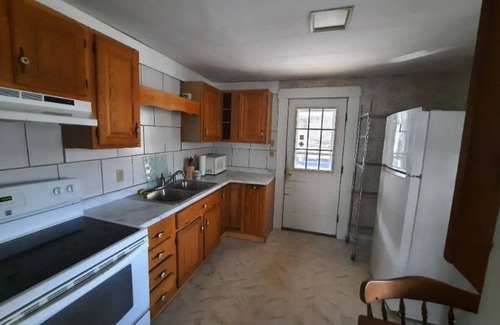 Sharon Other | Live the Vermont Life in 1840 Classic Renovated Cape