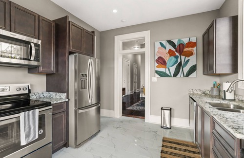 Saint Roch Apartment | ⚜Lively Marigny Apartment Near Streetcar & Frenchmen with Balcony, Club Below⚜