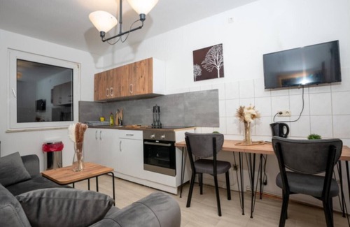 Marxloh Apartment | Livemore24 - Apartment 3 in Duisburg 24/7 check-in