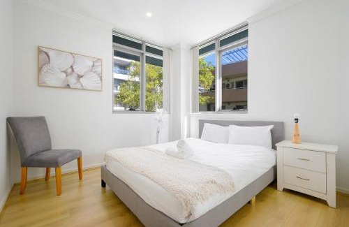 Liverpool Apartment | Liverpool 3Br Apt near Train Shop Hospital 8ppl