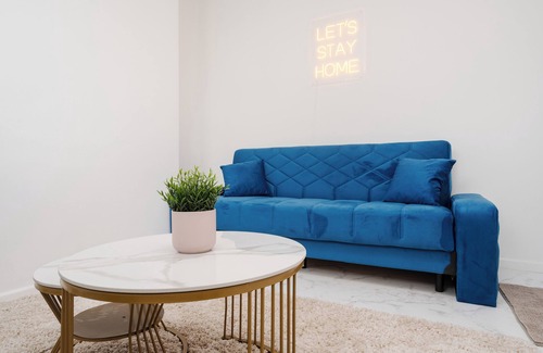 Anfield Apartment | Liverpool Luxe Retreat close to Everton Stadium