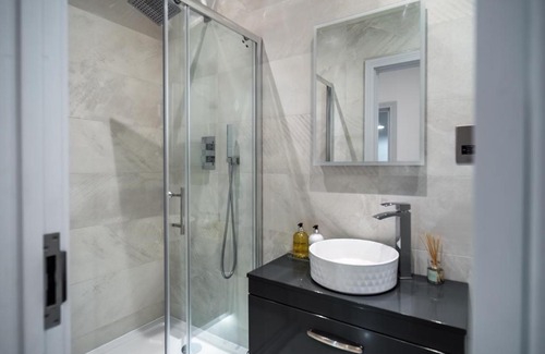 Didcot Apartment | LiveStay - Modern & Stylish Apartments in Oxfordshire