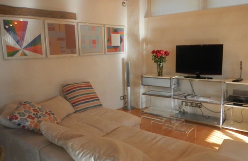Andelfingen District Apartment | Living in a house with 300 Years history , 2 minutes to Rheinfall