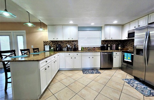 Bay Crest Park House | Living Large! 5br/3ba, heated pool, spa, grill, RV parking, boat ramp access
