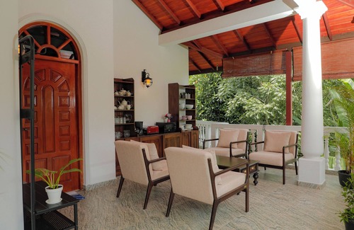Udapalatha Villa | Liyara Villas is located near the Ambuluwawa mountain, a popular tourist spot.