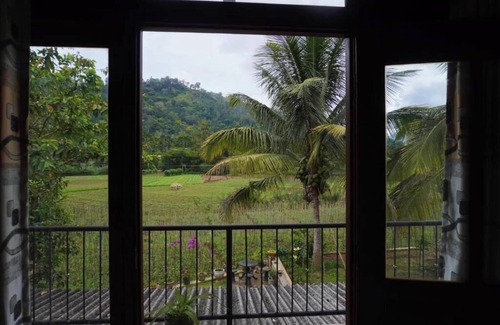 Kumbalwela House | Triple Room with Mountain View