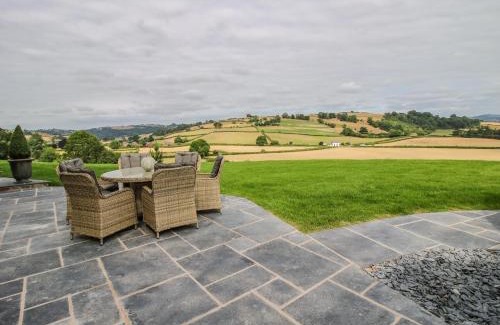 Montgomery House | Llety Cariad