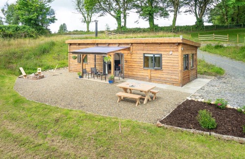 Whitland House | Llwyn-Teg Log Cabin