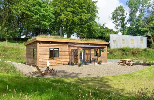 Whitland House | Llwyn-Teg Log Cabin