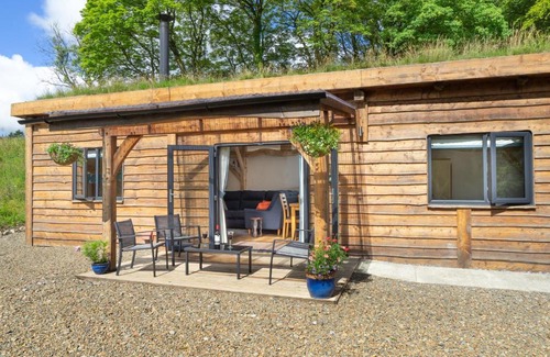 Whitland House | Llwyn-Teg Log Cabin