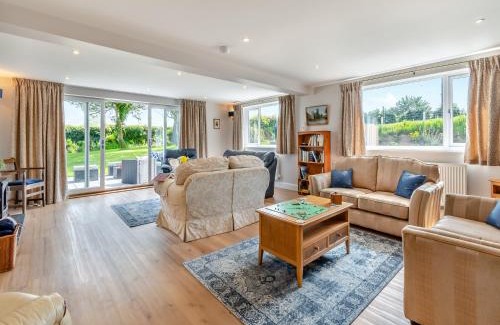Clynderwen House | Llwyncelyn Farmhouse