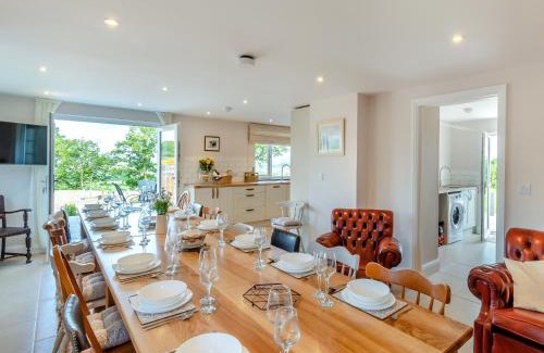 Clynderwen House | Llwyncelyn Farmhouse