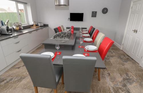 Burry Port House | Llygad Y Lleuad Moon