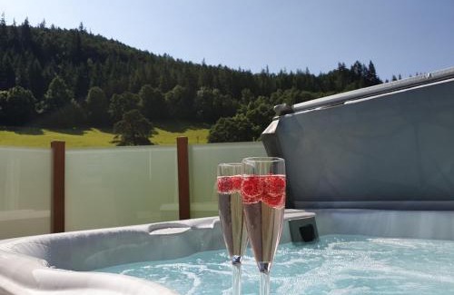 Gwynedd- Snowdonia House | Llyn Brenig Lodge