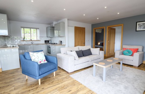 Bethania Cottage | LLYN CAE TY NANT FISHERY HOLIDAY LET, family friendly in Llangeitho