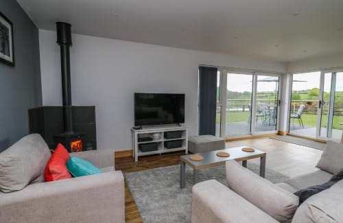 Bethania House | Llyn Cae Ty Nant Fishery Holiday Let