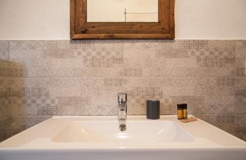 Villair-Amerique House | Lo Sherpa Holiday Home