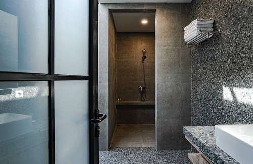 Grogol Hotel | LOA Living Solo Baru