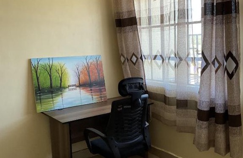 Kakamega Apartment | 'Local Host' accessible 1br with fast WiFI, Smart TV, Netflix..an many more