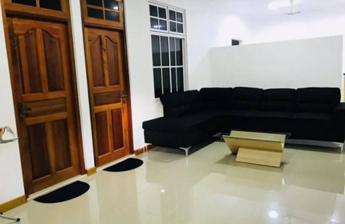Kamadhoo House | Local island Home !
