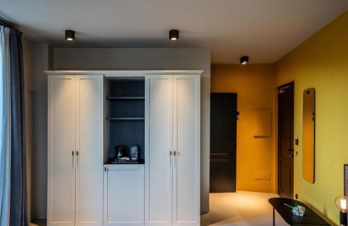 Montevecchia Hotel | Locanda Moderna Carlambroeus
