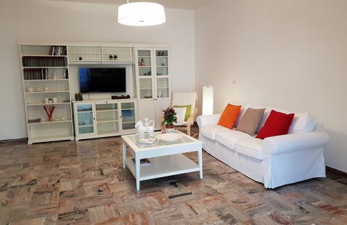 Pulsano House | located about 2 km from the sea acasadiemy is the ideal place for families