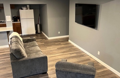 Okoboji House | Located across the road of West Lake Okoboji. 8 beds. Room for parking trailers