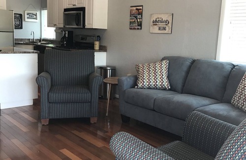 Cottonwood House | Located in Historic Old Town Cottonwood only 1 block from Main Street