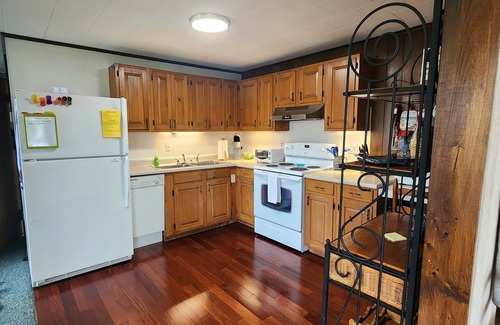 Meredith House | Located In The Heart Of Meredith Bay