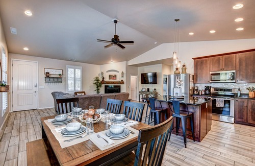 Prescott House | Located in the heart of Prescott just blocks away from Historic downtown square.