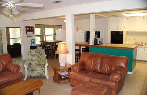 Branford House | Located on the Santa Fe River perfect for boating & tubing on the Ichetucknee.