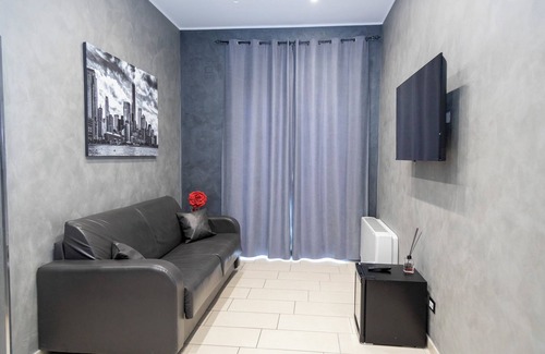 Montecalvario House | Located within walking distance of the subway and historic center
