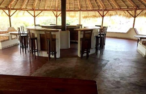 Mahajanga Villa | Location de vacances vue sur mer à petite plage