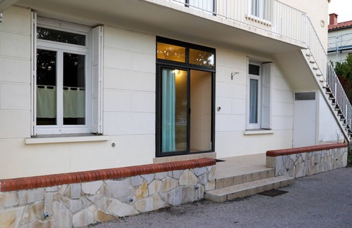 Prades Apartment | Location du Canigou, Gîte 6 people. Hiking, Heritage, Festivals, Cures.