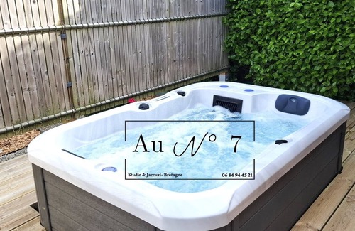 Plougourvest Apartment | Location Finistère + Jaccuzi Privé Toute L'année !