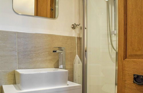 Bourton Cottage | Location, location, location.