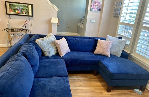 Braeswood Place House | LOCATION! NRG/Med Center Townhome 2 Bdr 2 Car Garage Resort Style Pool&Gym