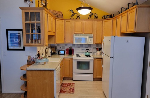 Old Bend Apartment | Location! Walk To Downtown And Old Mill - One Bedroom One Block From The River