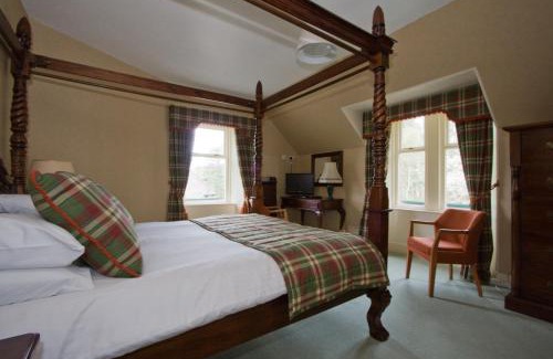 Dinnet Hotel | Loch Kinord Hotel