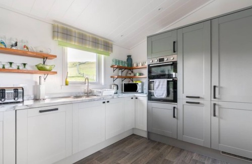 Kinross House | Loch Leven Lodge 16 Robin's Nest by Interhome