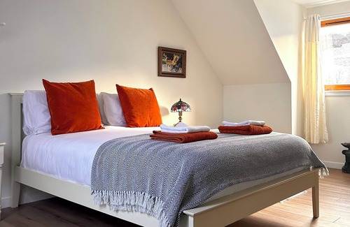 East Lewiston House | Loch Ness Home ~Drumnadrochit Village n🌟~2 Bedrooms n🌟~Dog Friendly