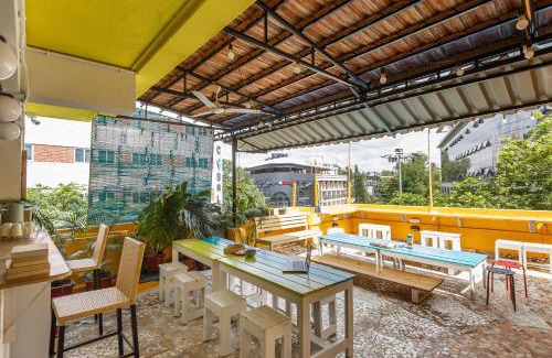 Shanthala Nagar Hostel | Locul Central - Church Street
