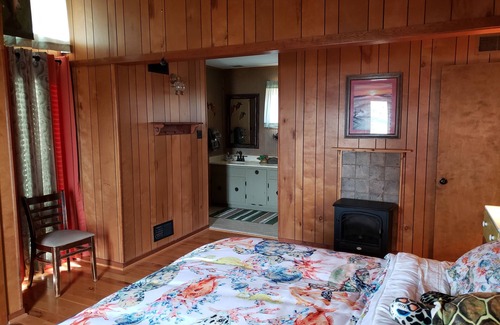 Sharps Cabin | Locust Lodge is the perfect river place for your family and friends to gather.