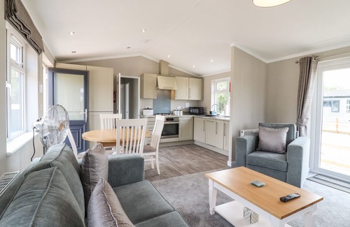 Martlesham Heath Cottage | LODGE 47, family friendly, character holiday cottage in Bucklesham