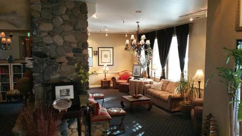 Lower Kingsbury Resort | Lodge at Kingsbury Crossing