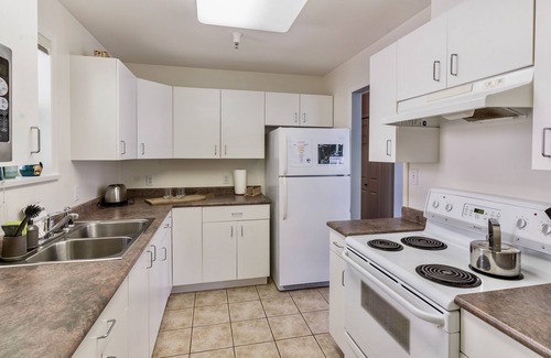 Port Moody Cabin | Lodge C1 |Hot tub & Sauna |Cape Carraholly Retreat
