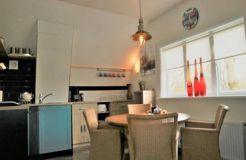 Zuideinde Apartment | Lodge in Giethoorn with breakfast