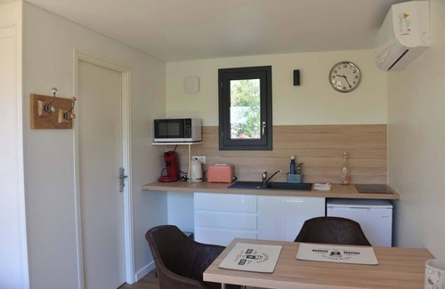 Nouan-sur-Loire Cabin | Lodge on the edge of a pond, at the gateway to Chambord and the Loire.