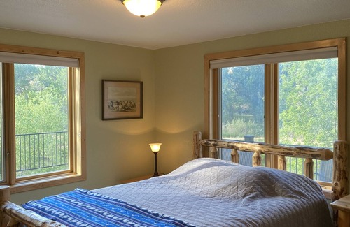 Wheatland Cabin | Lodge on the Bluegrass; 60 acres, a pond with sandy beach & 1/3 mile of river.